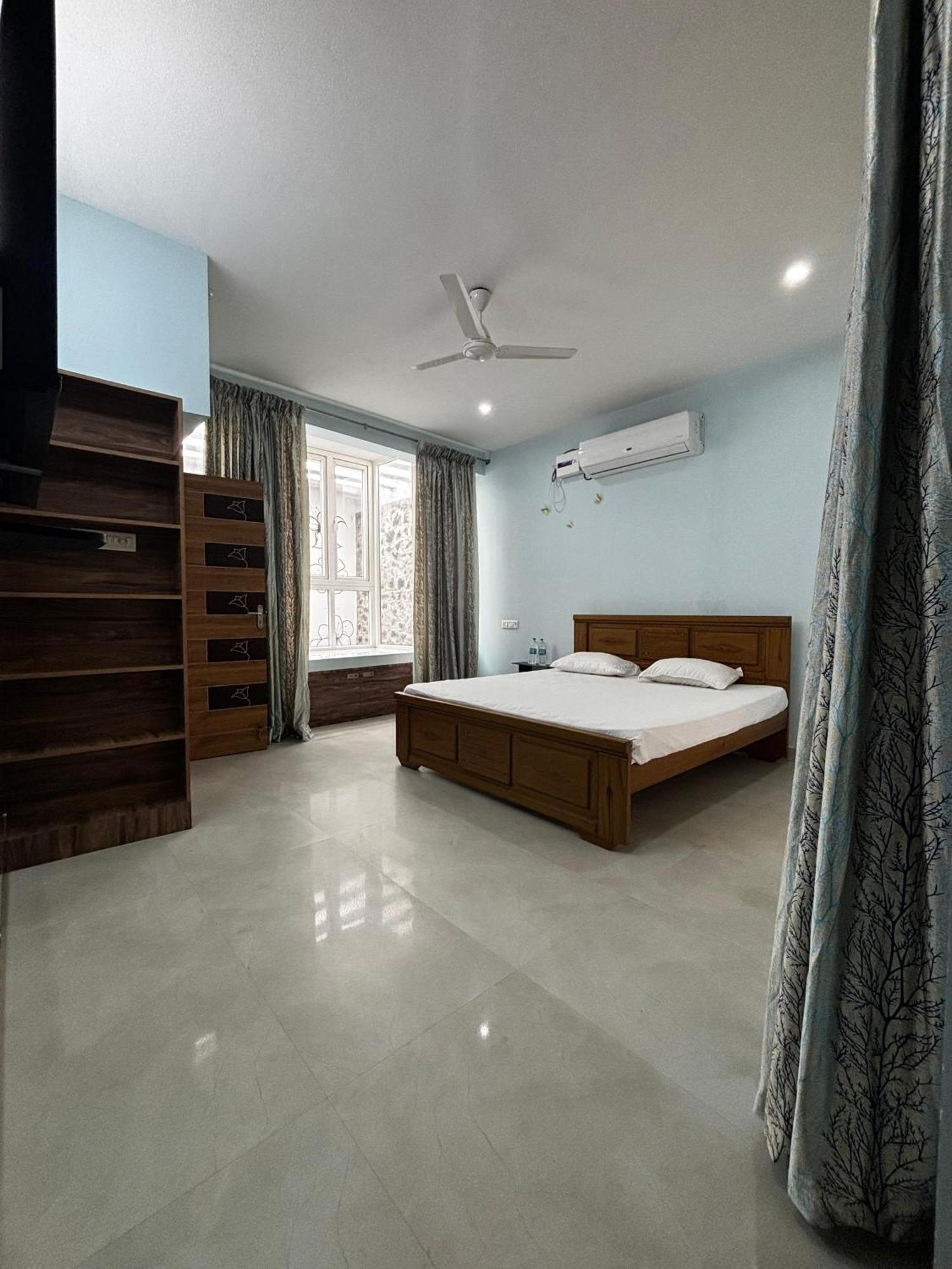 Ezhilagam Stays Chennai Værelse billede